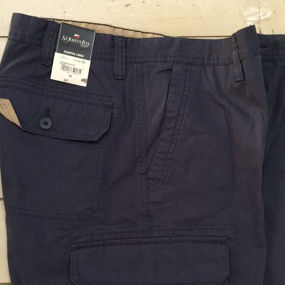 St. John’s Bay Essential Cargo Shorts Men’s 36 Brisbane Blue Classic Fit - Picture 3 of 5